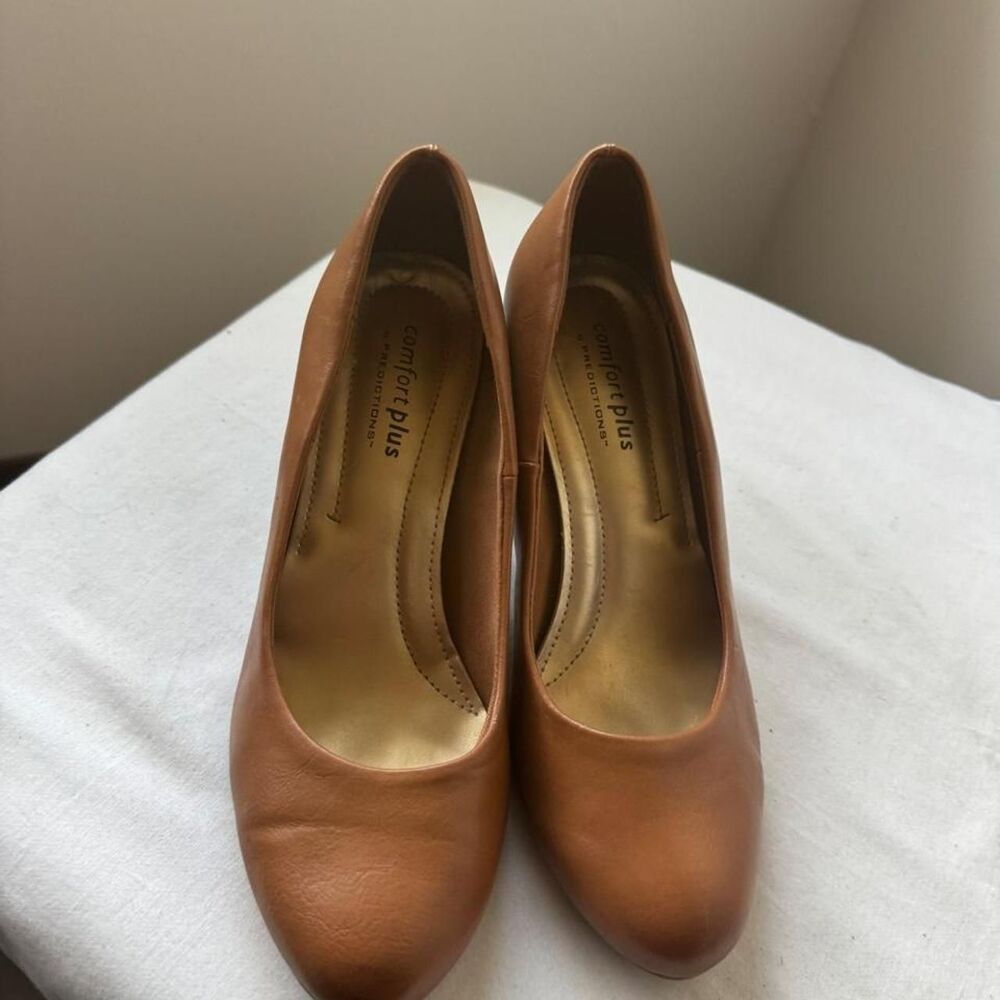 Reclaimed-vintage Women's Tan and Brown Courts